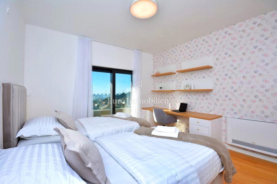 Villa di lusso con piscina e vista panoramica