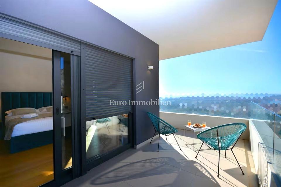 Villa di lusso con piscina e vista panoramica