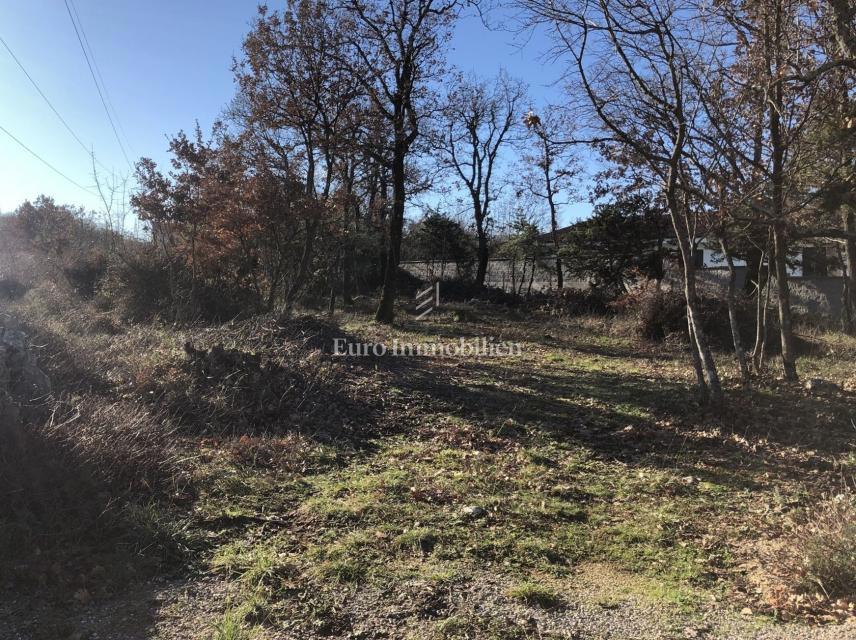 Isola di Krk, terreno edificabile vicino a Malinska