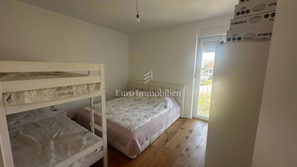 Brodarica, appartamento spazioso, a 50 m dal mare