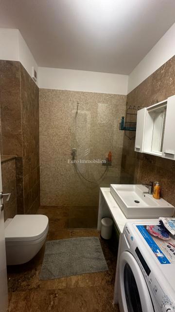 Brodarica, appartamento spazioso, a 50 m dal mare