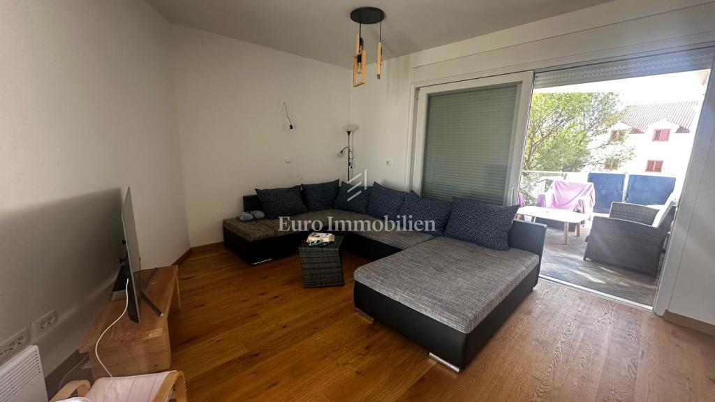 Brodarica, appartamento spazioso, a 50 m dal mare