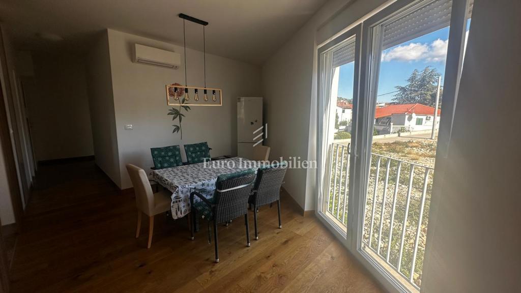 Brodarica, appartamento spazioso, a 50 m dal mare