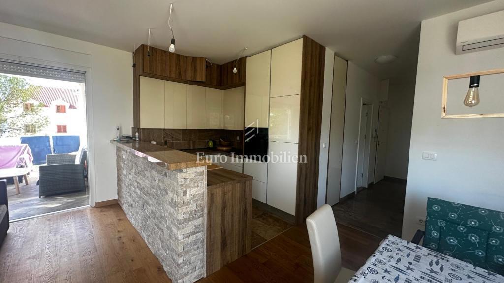 Brodarica, appartamento spazioso, a 50 m dal mare