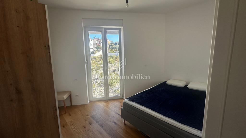 Brodarica, appartamento spazioso, a 50 m dal mare