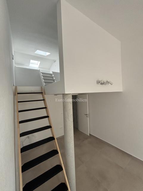 Casa con 3 appartamenti e piscina vicino al mare