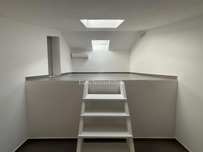 Casa con 3 appartamenti e piscina vicino al mare