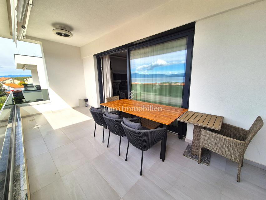 Appartamento arredato con vista mare aperta