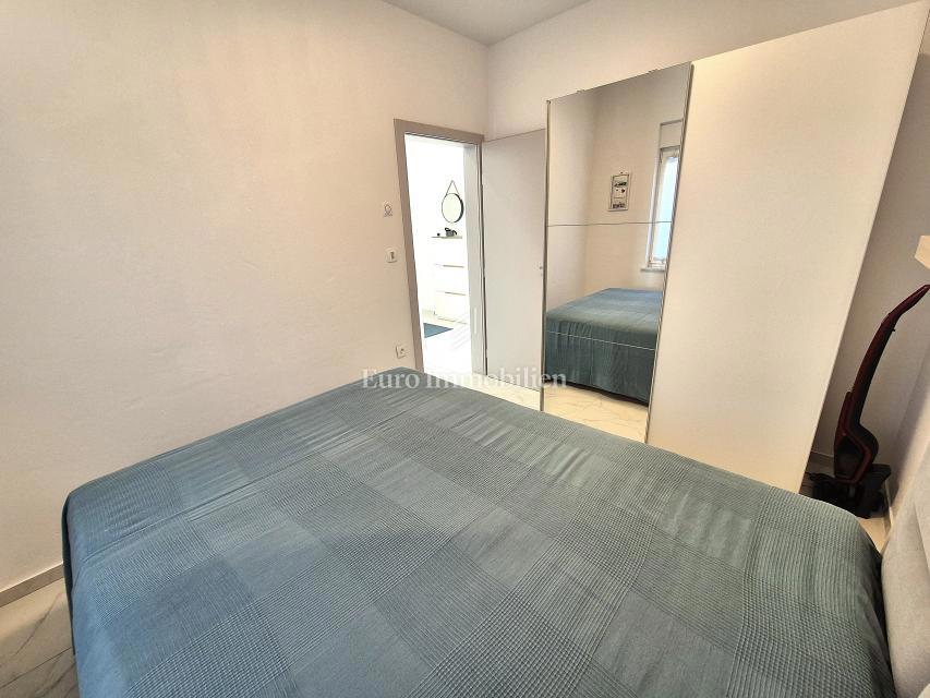 Nuovo edificio con vista mare