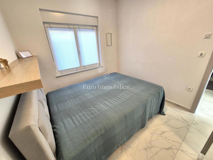 Nuovo edificio con vista mare