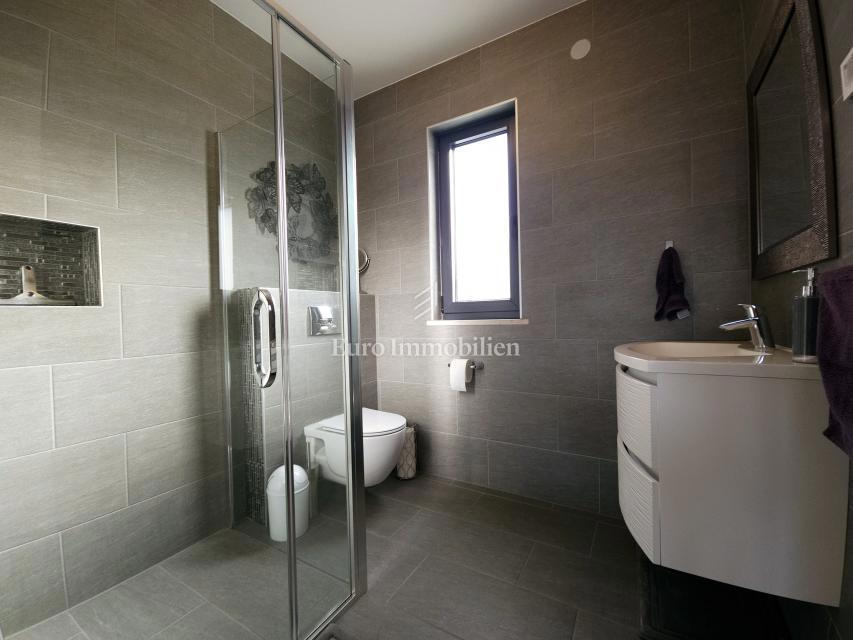 Bilocale funzionale con terrazza coperta