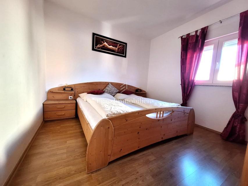 Malinska – due appartamenti con giardino e parcheggio