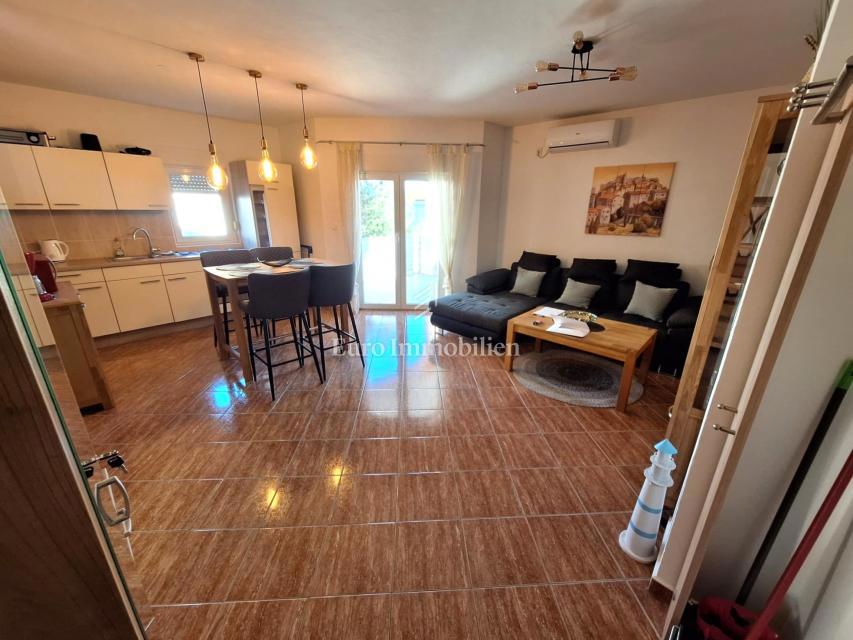 Malinska – due appartamenti con giardino e parcheggio