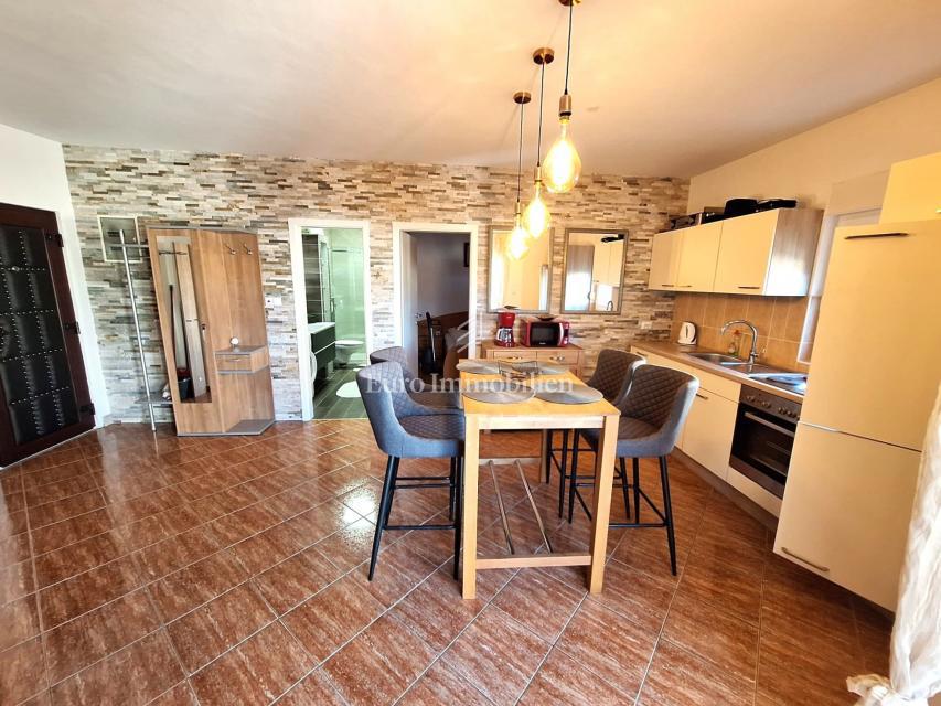 Malinska – due appartamenti con giardino e parcheggio