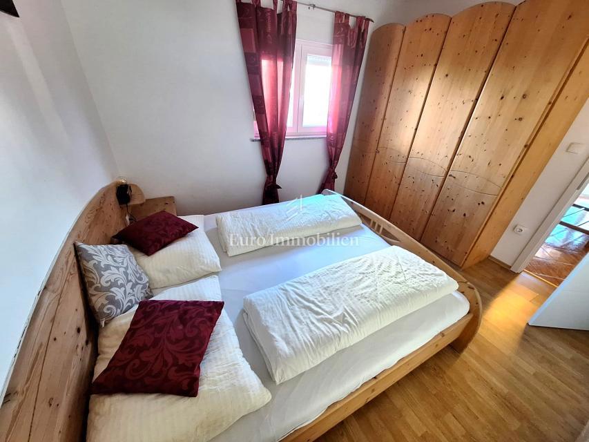 Malinska – due appartamenti con giardino e parcheggio