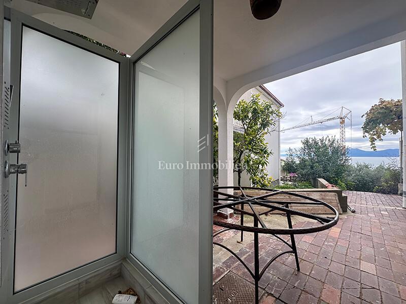 Casa con splendida vista mare vicino alla spiaggia