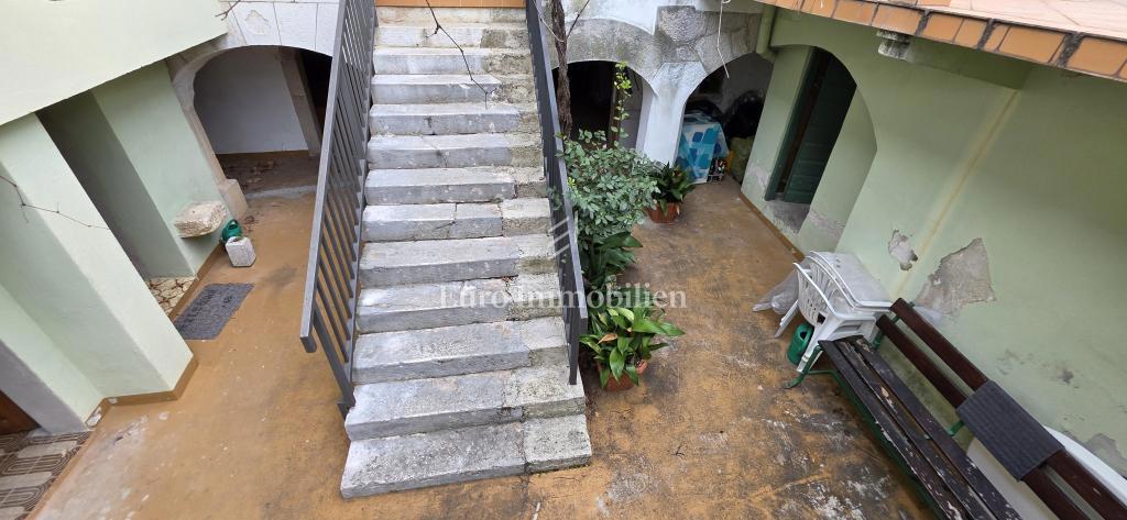 Casa con potenziale di investimento | Entroterra di Crikvenica