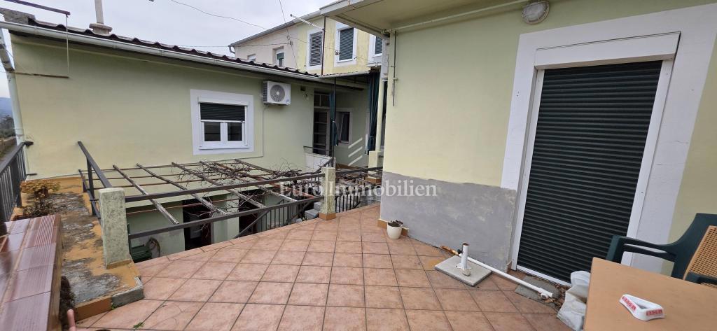 Casa con potenziale di investimento | Entroterra di Crikvenica