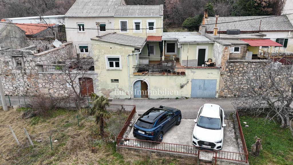 Casa con potenziale di investimento | Entroterra di Crikvenica