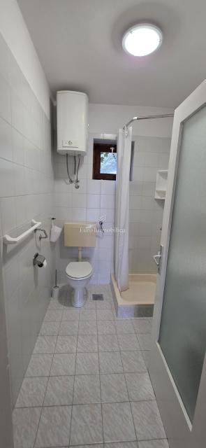 Casa con potenziale di investimento | Entroterra di Crikvenica