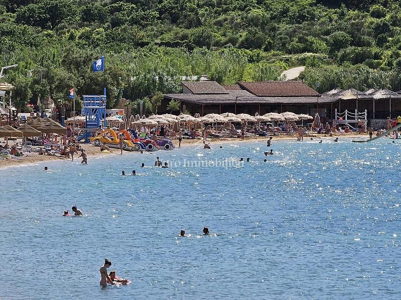 Appartamento nuovo con giardino, vicino al mare