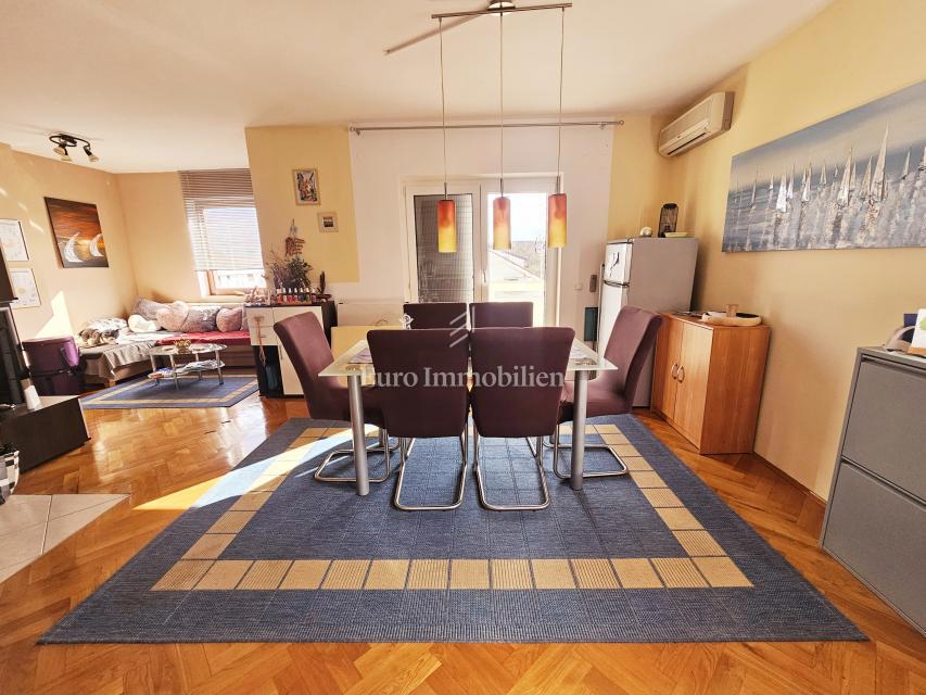 Malinska – appartamento con vista mare, posizione tranquilla