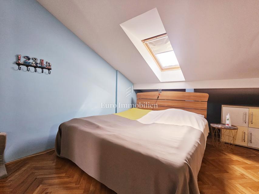 Malinska – appartamento con vista mare, posizione tranquilla