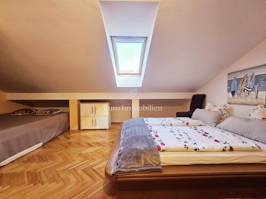 Malinska – appartamento con vista mare, posizione tranquilla