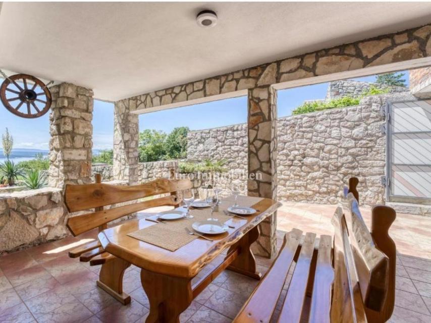 Casa in pietra autentica a Crikvenica – microlocalità tranquilla