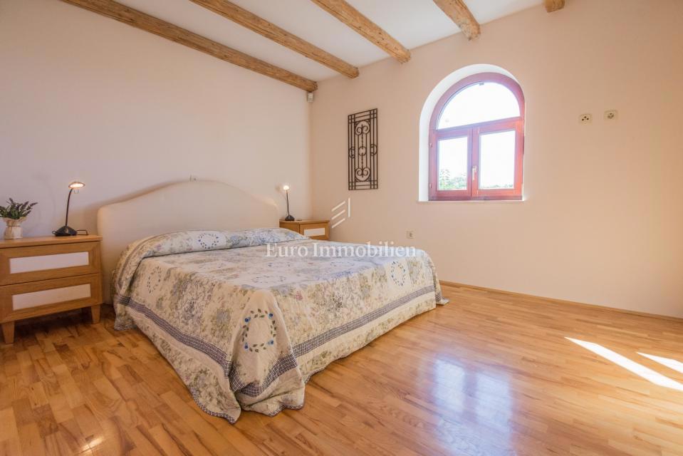 Casa a un piano con giardino e vista panoramica sul mare - Parenzo