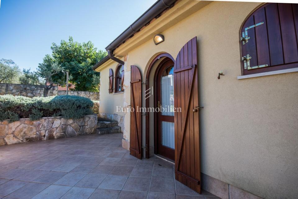 Casa a un piano con giardino e vista panoramica sul mare - Parenzo