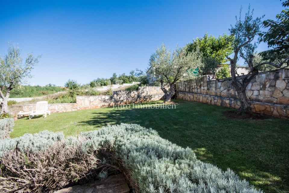 Casa a un piano con giardino e vista panoramica sul mare - Parenzo
