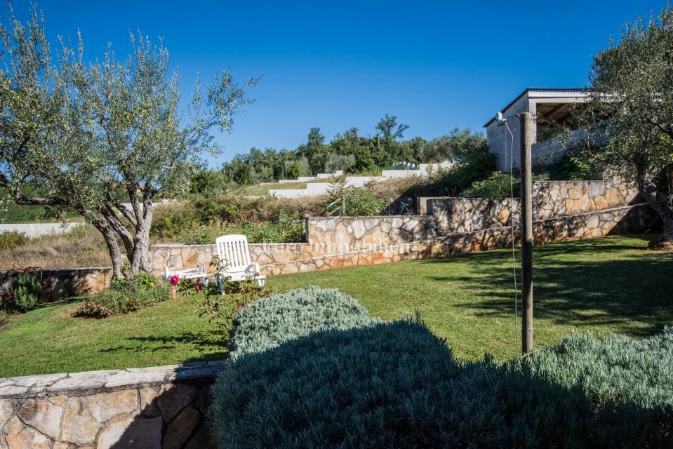 Casa a un piano con giardino e vista panoramica sul mare - Parenzo