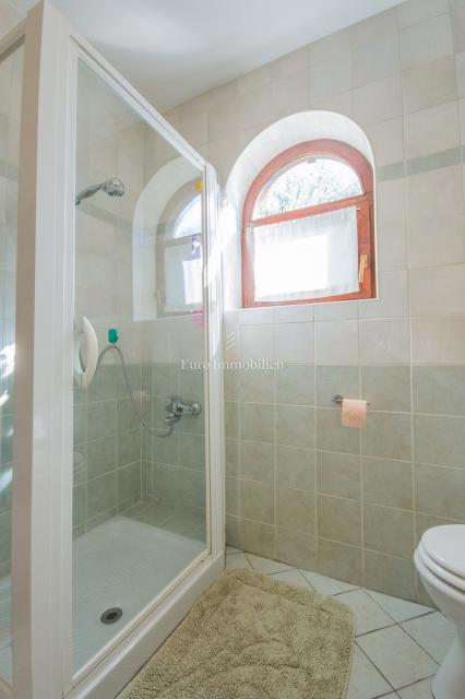 Casa a un piano con giardino e vista panoramica sul mare - Parenzo