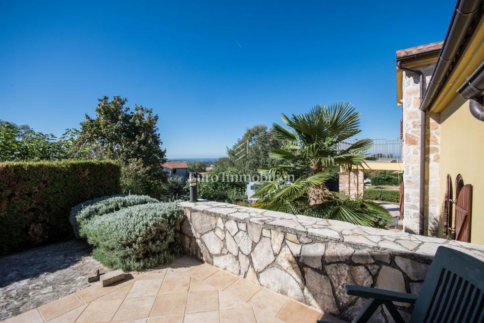 Casa a un piano con giardino e vista panoramica sul mare - Parenzo