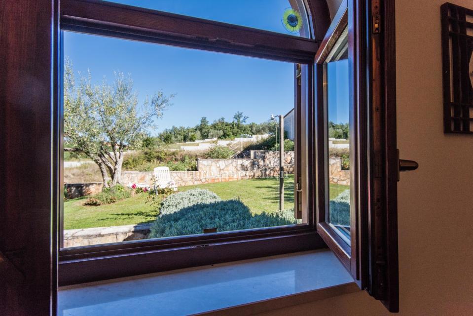 Casa a un piano con giardino e vista panoramica sul mare - Parenzo