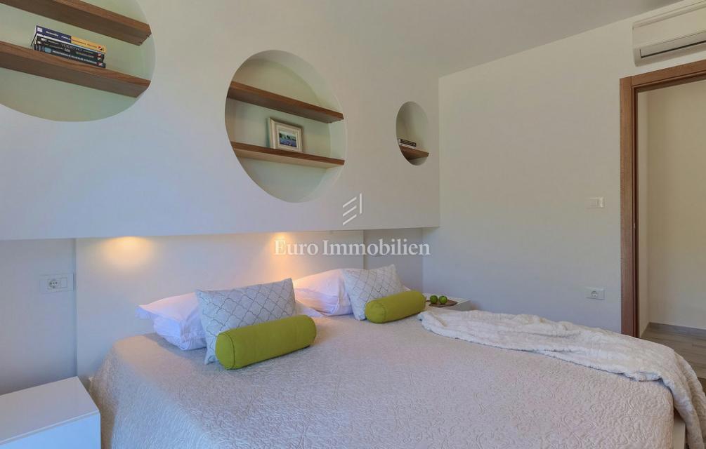 Istria - villa moderna con piscina e ampio giardino