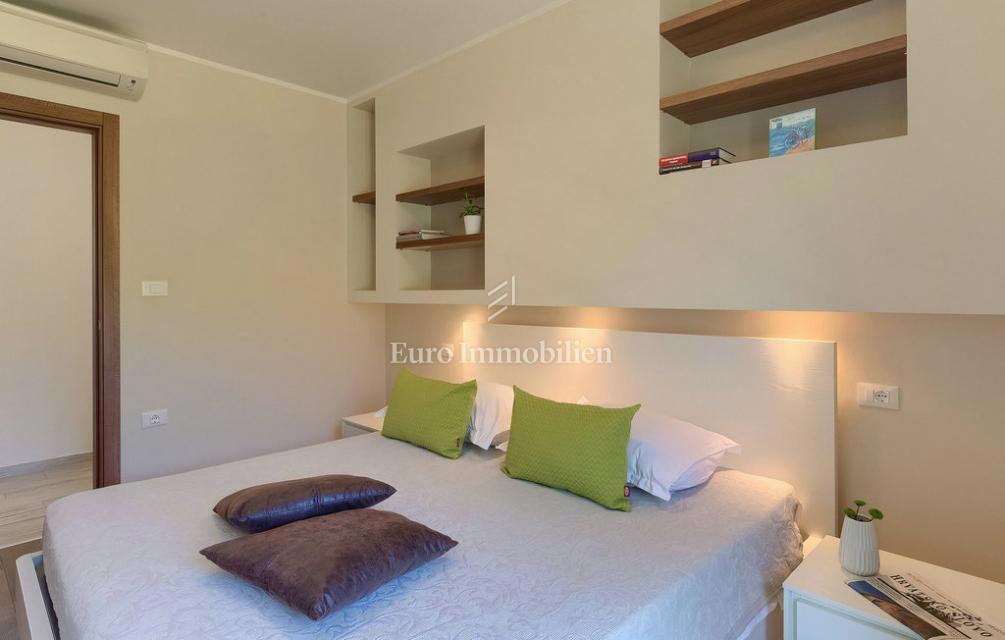 Istria - villa moderna con piscina e ampio giardino