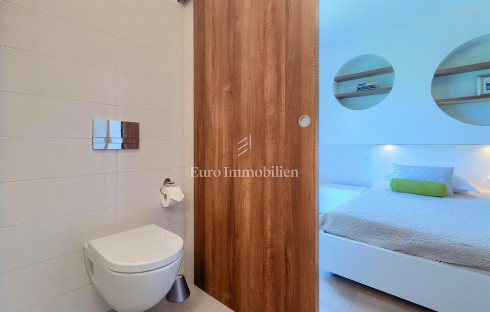 Istria - villa moderna con piscina e ampio giardino