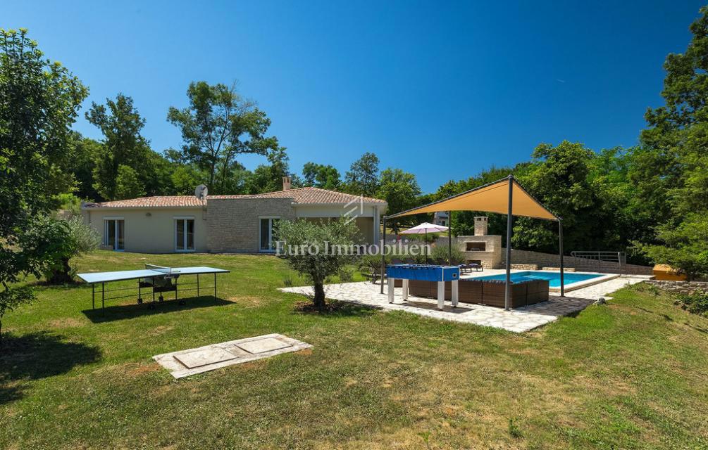 Istria - villa moderna con piscina e ampio giardino