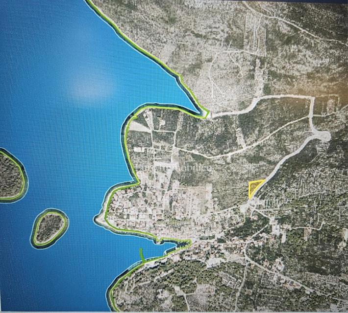 Šolta – terreno ideale per costruzione e investimento