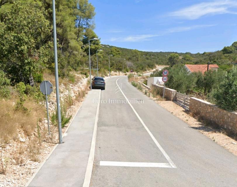 Šolta – terreno ideale per costruzione e investimento