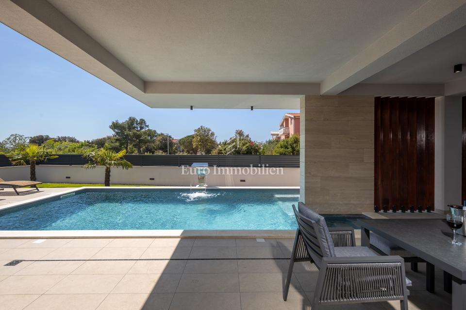 Villa moderna con piscina, a 150 m dal mare - Zaton, Nin