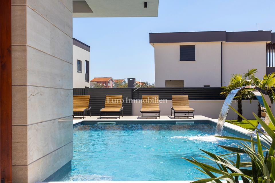 Villa moderna con piscina, a 150 m dal mare - Zaton, Nin
