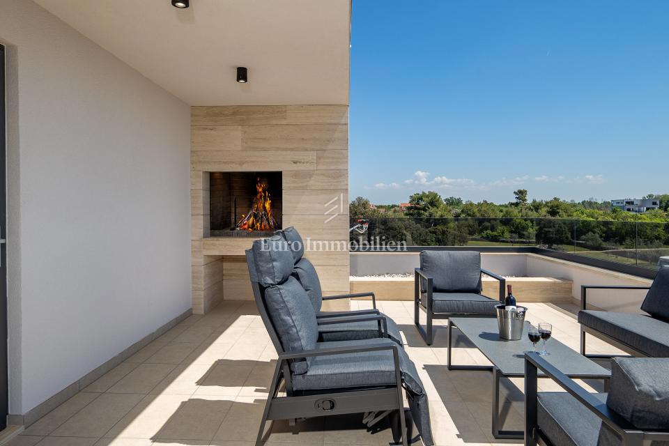 Villa moderna con piscina, a 150 m dal mare - Zaton, Nin