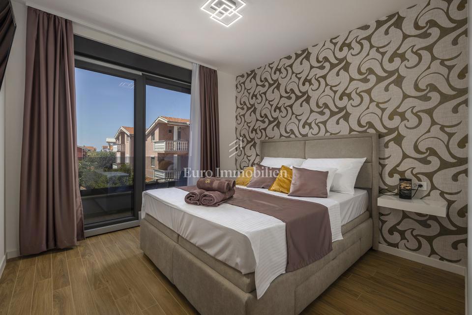 Villa moderna con piscina, a 150 m dal mare - Zaton, Nin