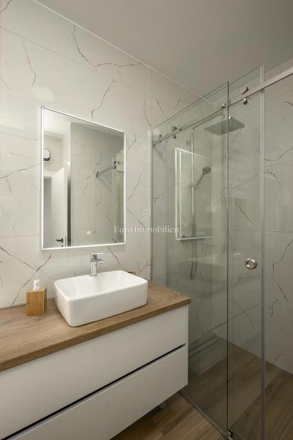 Villa moderna con piscina, a 150 m dal mare - Zaton, Nin