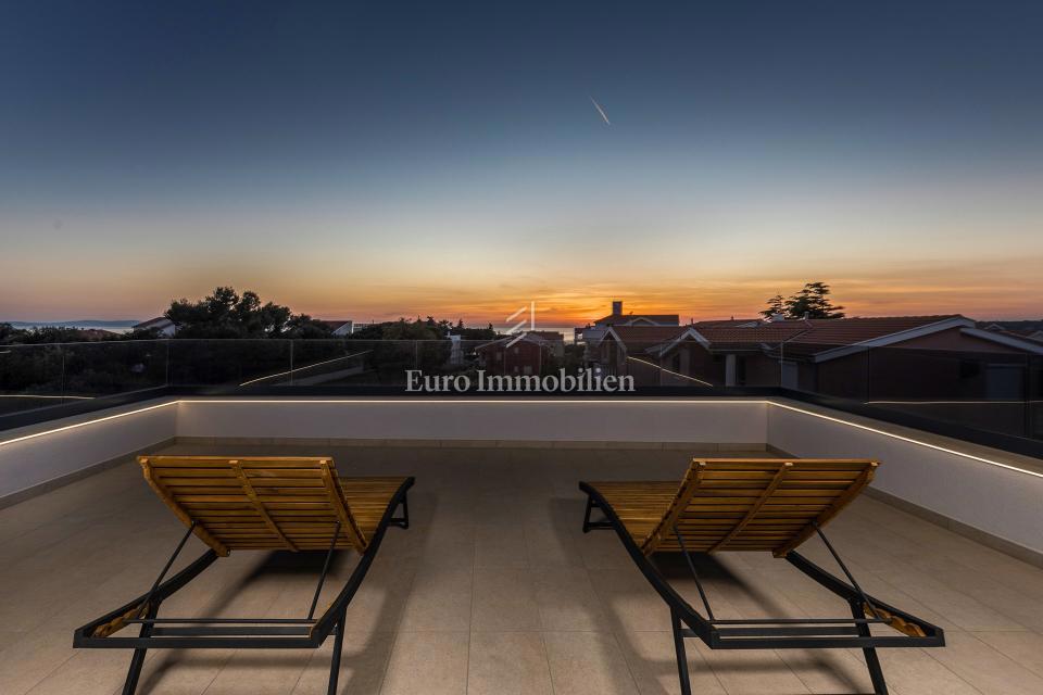 Villa moderna con piscina, a 150 m dal mare - Zaton, Nin