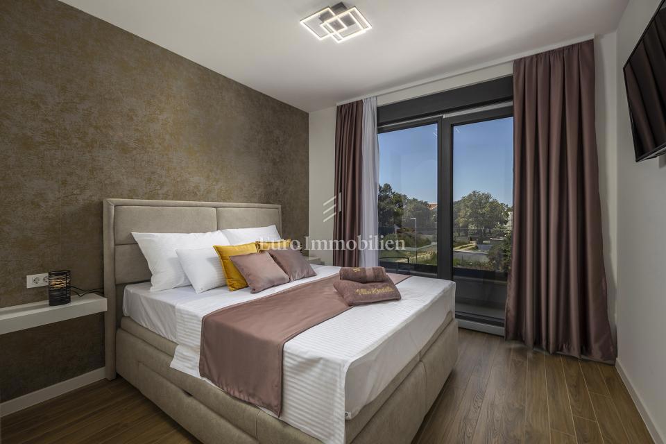 Villa moderna con piscina, a 150 m dal mare - Zaton, Nin