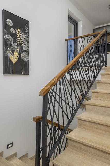 Villa moderna con piscina, a 150 m dal mare - Zaton, Nin